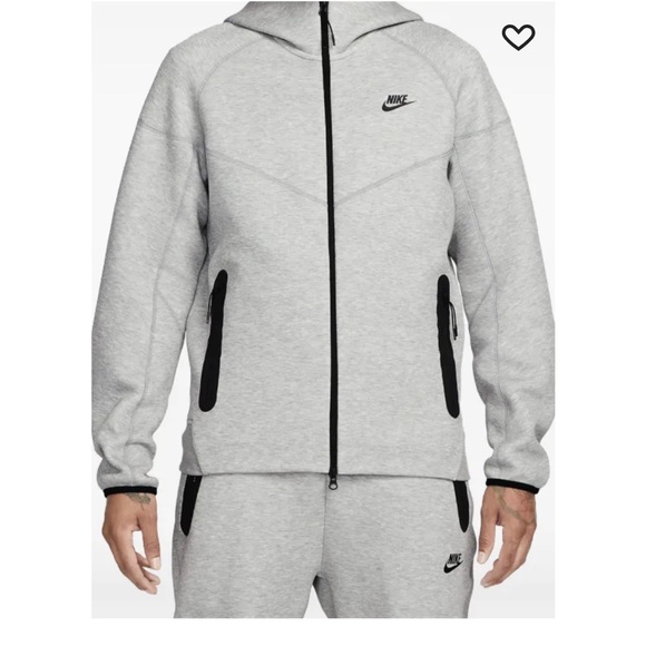 Nike Sportswear Tech Fleece Windrunner Full-Zip Hoodie - Picture 9 of 13